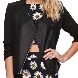 💥💥Kendall&Kylie faux leather and fabric jacket💥